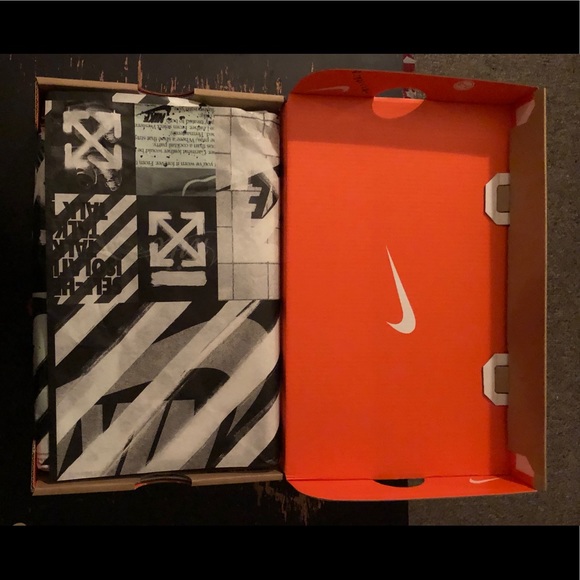 Nike Vapormax x Off-White - Picture 3 of 6